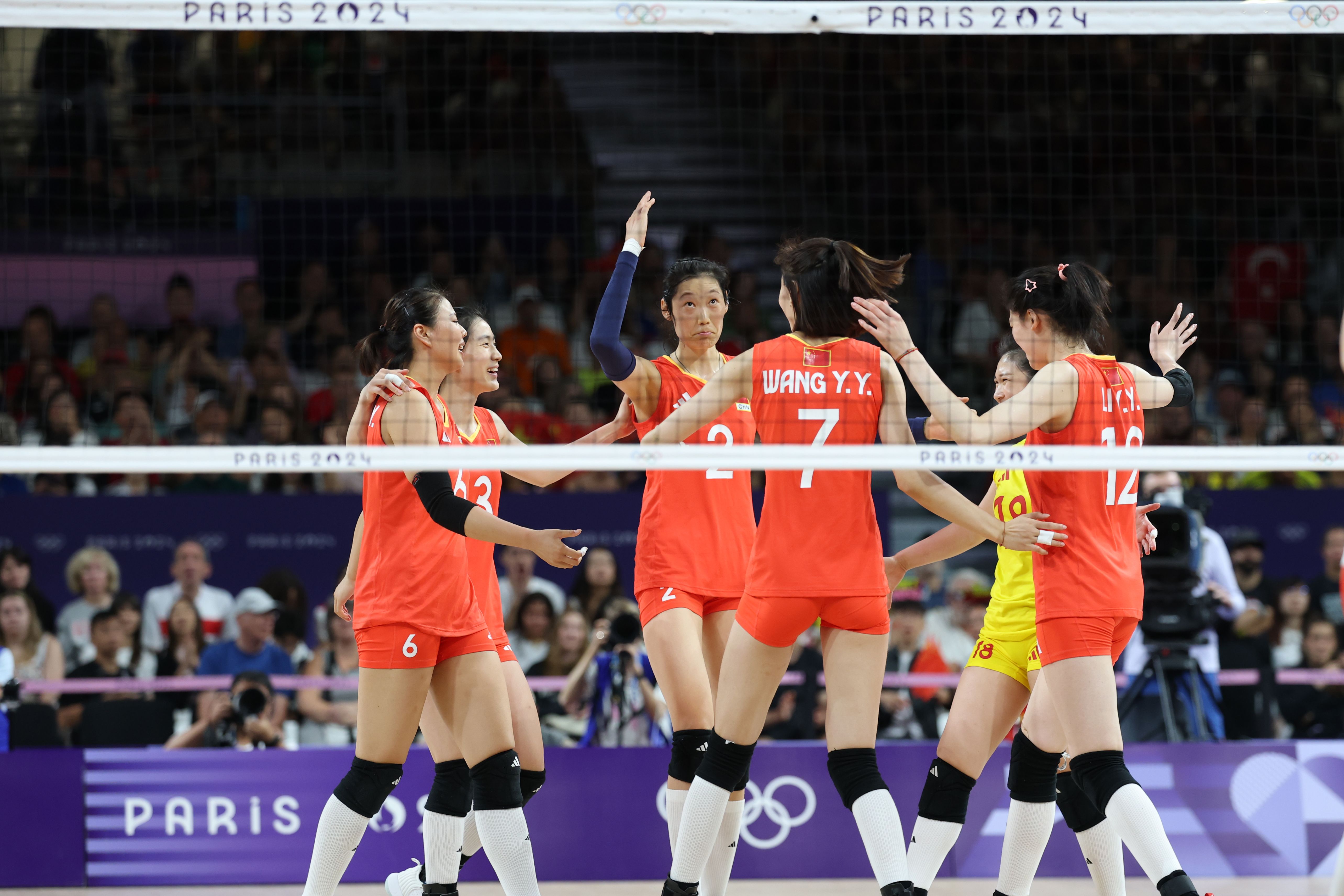 奥运会女排四分之一决赛：第四局中国女排25-21获胜 2-2战平土耳其