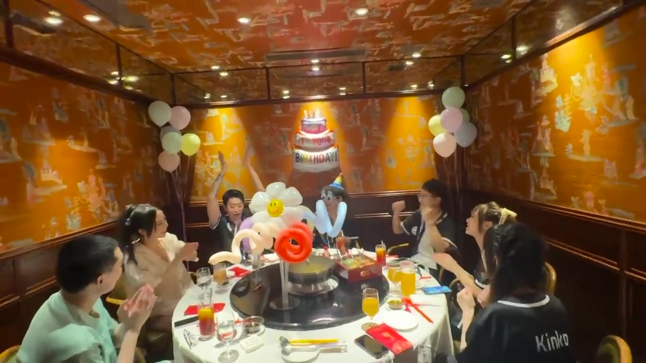 浙记解说杯957分享生日直播视频：泽元玉霜+众多队友一起唱生日歌